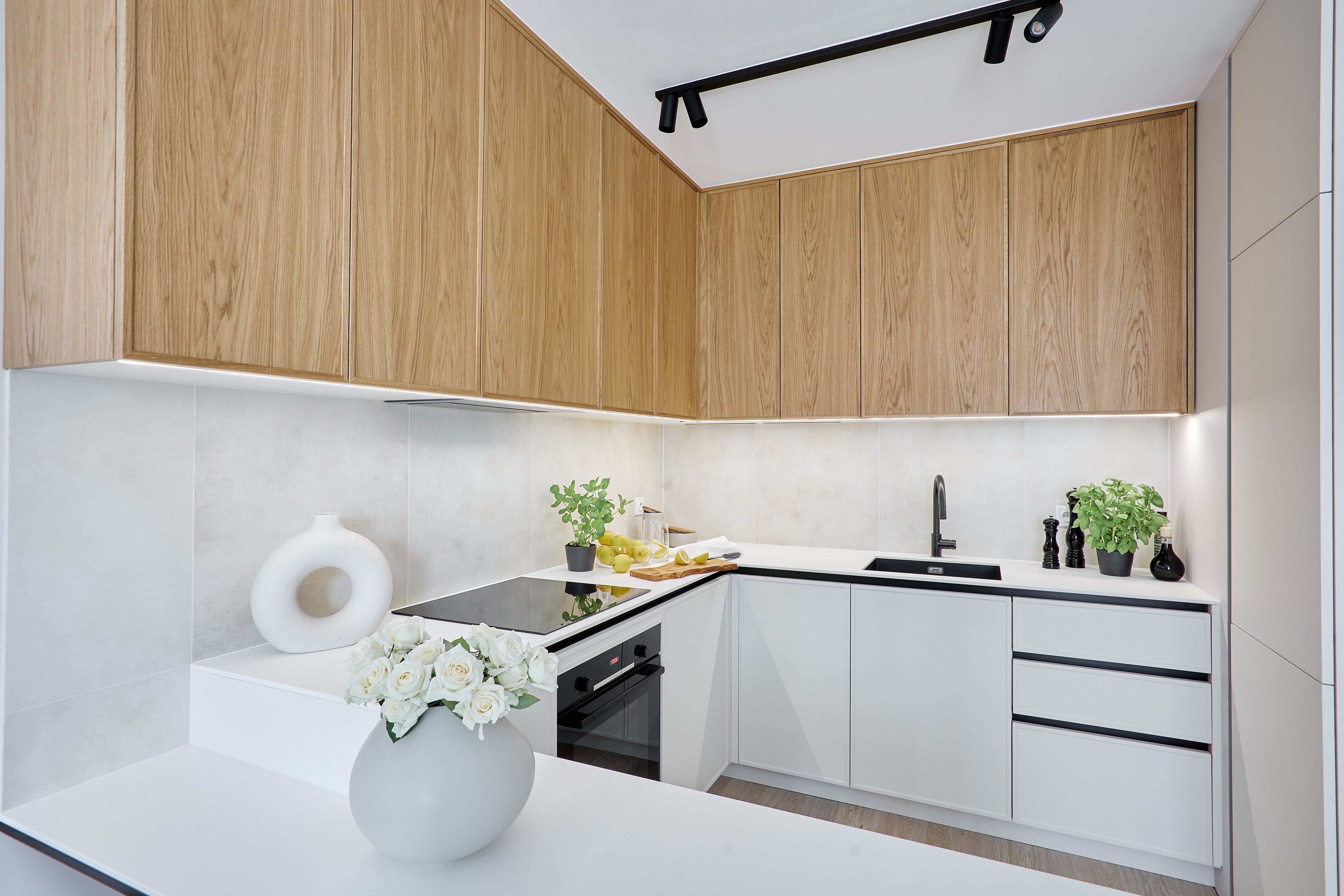 Проєкт в Ursus – кухня, повна тепла й природності